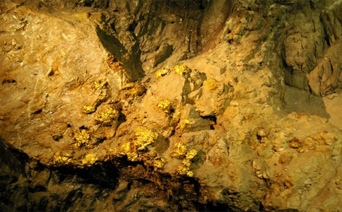 WHAT SHOULD WE PAY ATTENTION TO WHEN EXTRACTING GOLD
