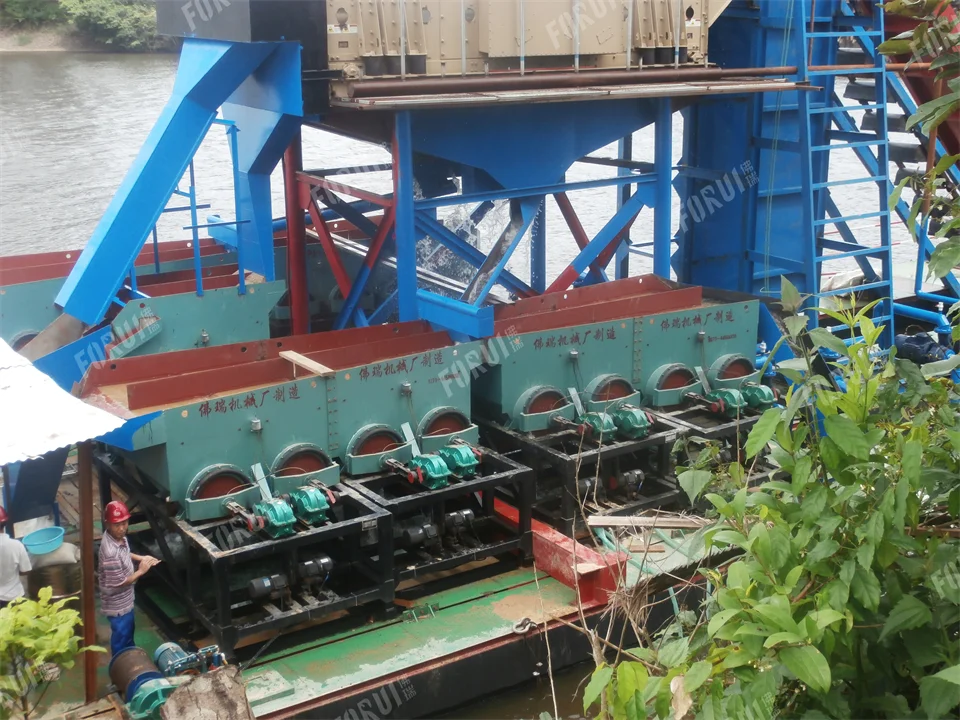 Alluvial Gold & Diamond Beneficiation Plant in Liberian P6170010