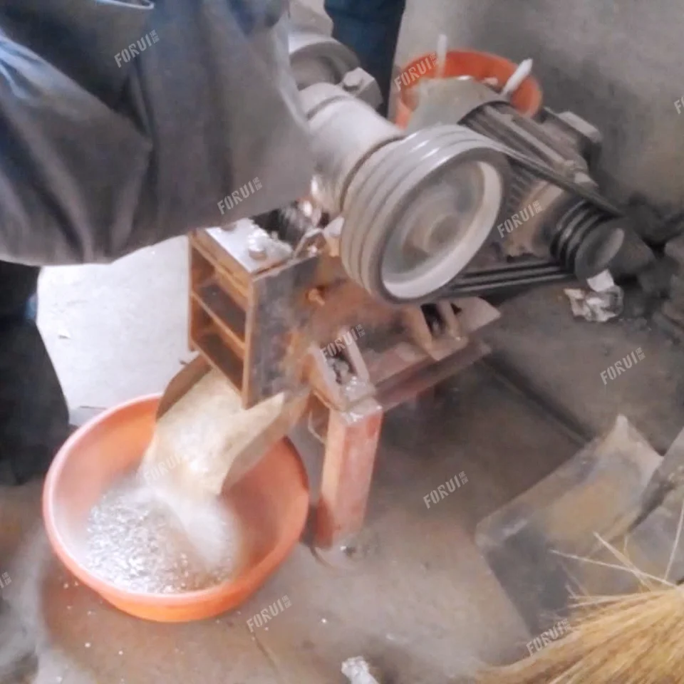 Эксперимент по обогащению ртутной руды, Мяньян - Дробление