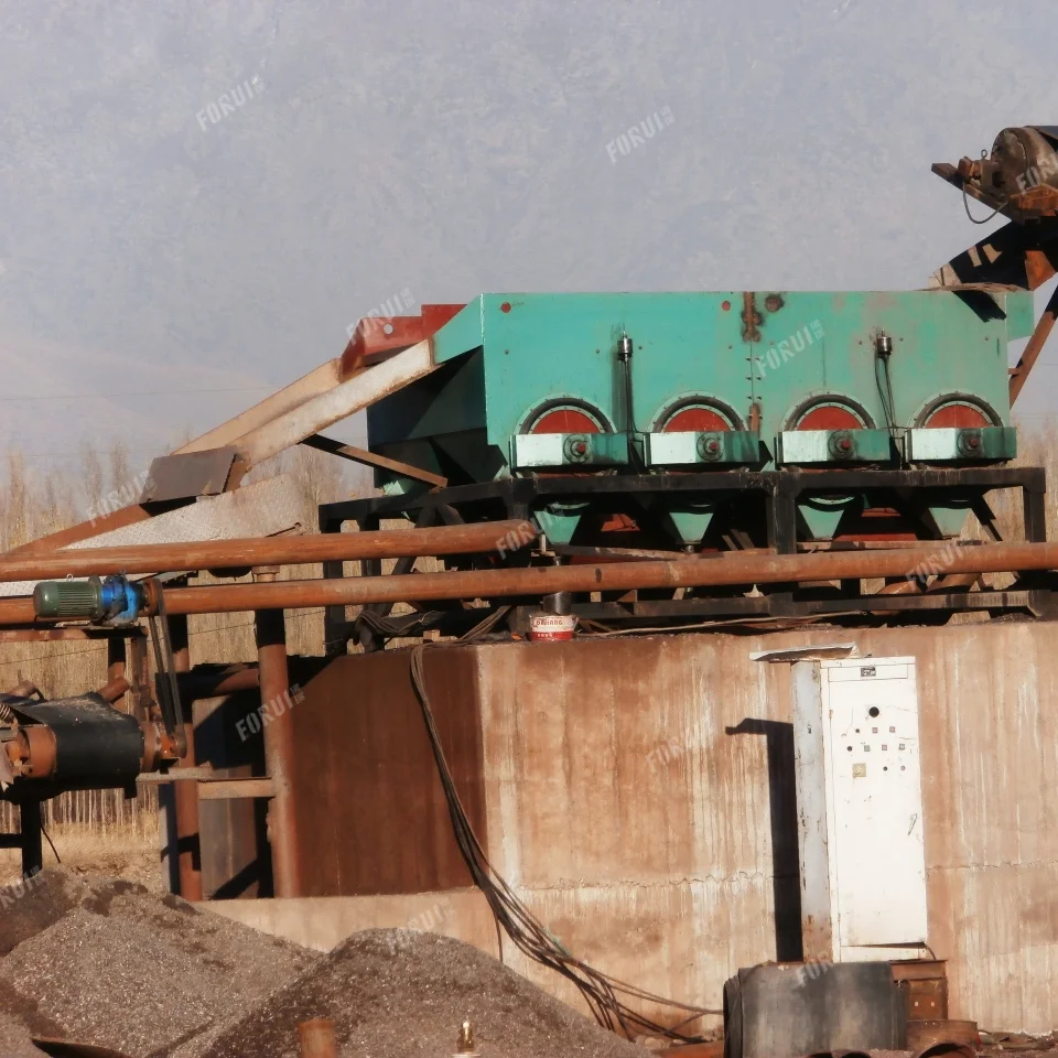 Завод по промывке спекулярита в Синьцзяне, Китай PB190018